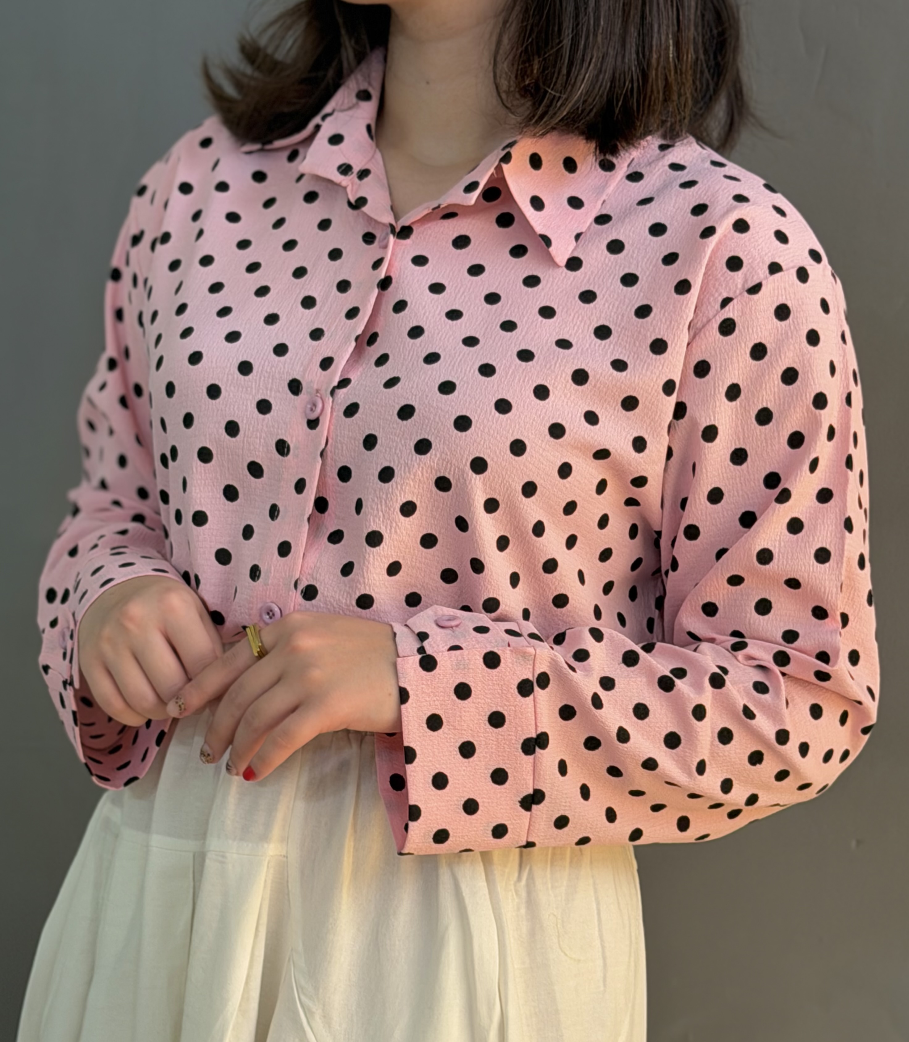 شومیز خالخالی مهرا کد ۵۲۶۷